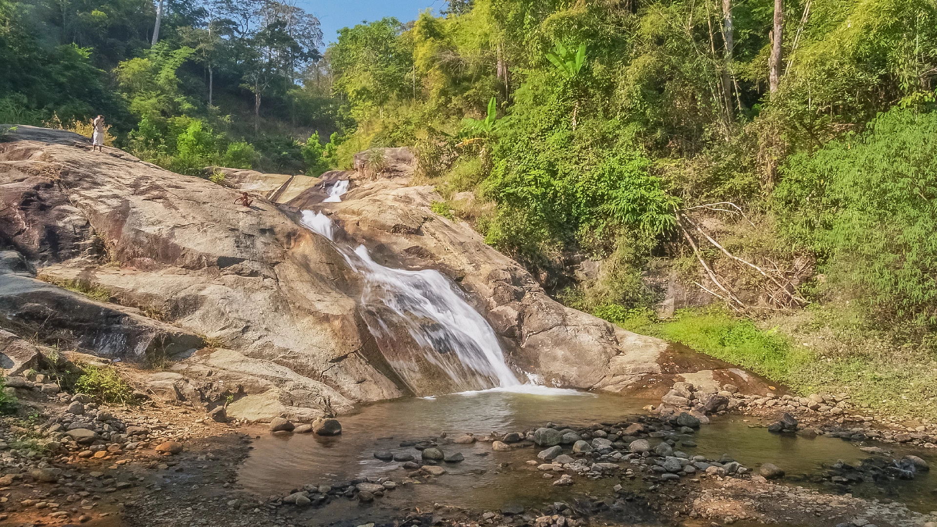 Mo Paeng waterfall