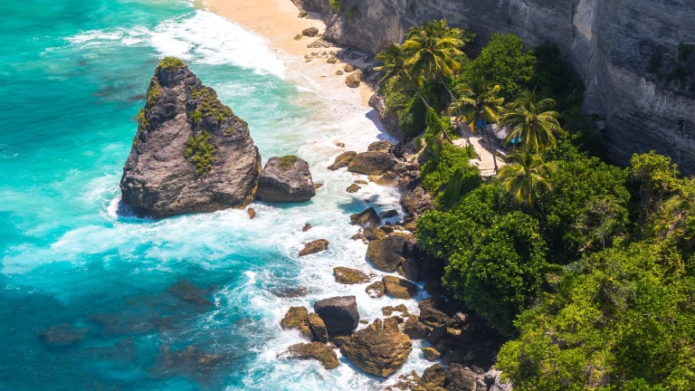 diamond beach in nusa penida, indonesia